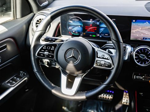 Used 2023 Mercedes-Benz EQB 300 4MATIC image 13