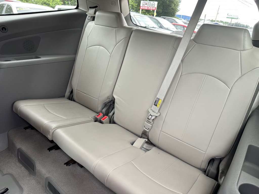 Used 2016 Chevrolet Traverse LT FWD image 16