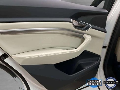 Used 2024 Audi Q8 e-tron Premium image 60