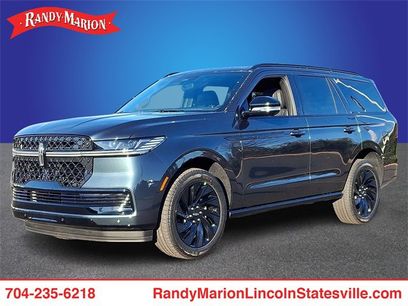 New 2025 Lincoln Navigator Reserve w/ Jet Appearance Package