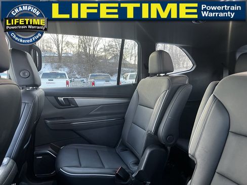 Used 2025 Buick Enclave Preferred image 21