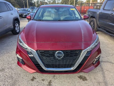 Used 2022 Nissan Altima 2.5 Platinum image 2