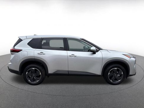Used 2025 Nissan Rogue SV AWD/4WD image 12