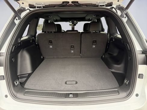 New 2025 Jeep Grand Cherokee Limited w/ Luxury Tech Group II image 21