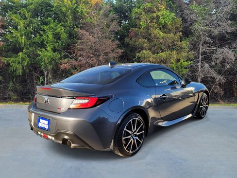 Used 2023 Toyota GR86 RWD image 17