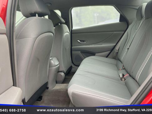 Used 2022 Hyundai Elantra SEL FWD image 14
