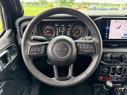 Used 2025 Jeep Wrangler Unlimited Rubicon AWD/4WD image 20