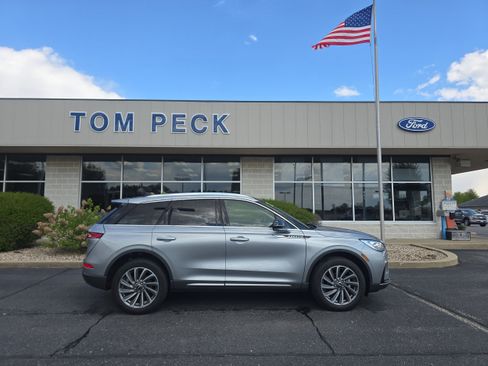 Used 2023 Lincoln Corsair Reserve w/ Equipment Group 201A AWD/4WD image 6