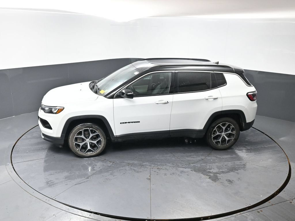 Used 2024 Jeep Compass Limited AWD/4WD image 19