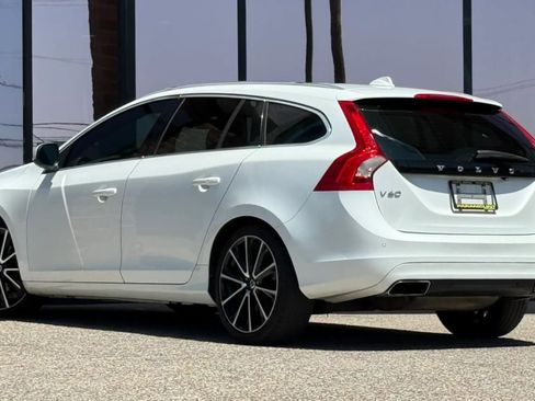 Used 2016 Volvo V60 T5 Premier w/ Convenience Package FWD image 8
