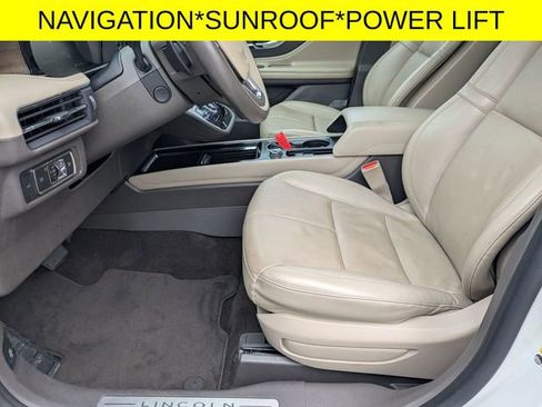 Used 2022 Lincoln Corsair Reserve w/ Elements Package image 12