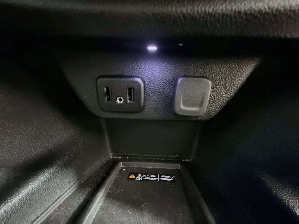Used 2022 Chevrolet Traverse LT AWD/4WD image 42