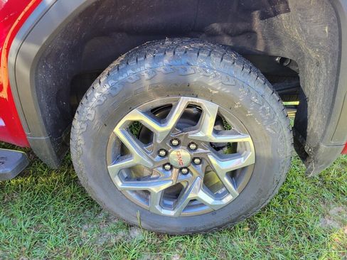 New 2026 GMC Sierra 1500 SLT w/ SLT Premium Plus Package image 8