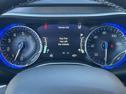 New 2026 Chrysler Pacifica Select image 31