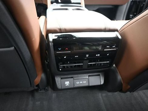 Used 2025 Acura MDX w/ Advance Package image 17