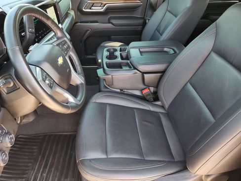 Used 2024 Chevrolet Silverado 1500 LT w/ Leather Package AWD/4WD image 15
