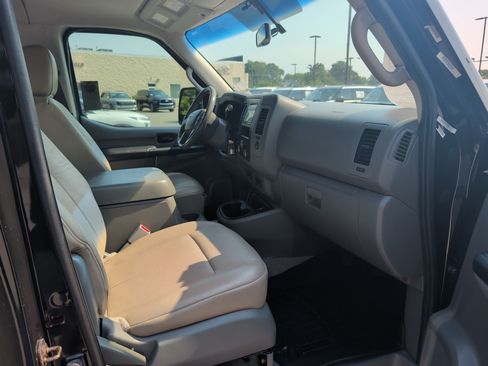 Used 2013 Nissan NV 3500 SL w/ Technology Pkg RWD image 12