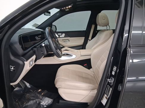 Used 2023 Mercedes-Benz GLS 450 4MATIC image 5