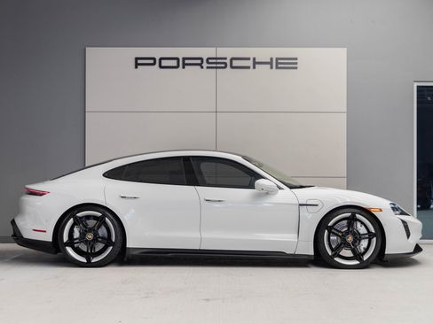 Used 2024 Porsche Taycan GTS image 8