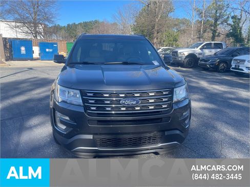 Used 2016 Ford Explorer XLT w/ Equipment Group 202A image 10