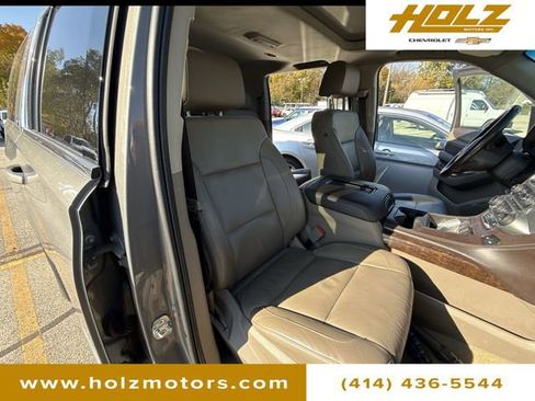 Certified 2018 Chevrolet Suburban LT w/ Luxury Package image 20
