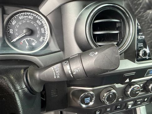Used 2021 Toyota Tacoma TRD Off-Road w/ Technology Package AWD/4WD image 30