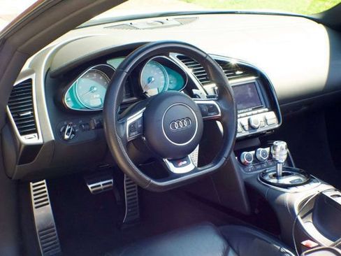 Used 2014 Audi R8 V8 w/ Convenience Package AWD/4WD image 24