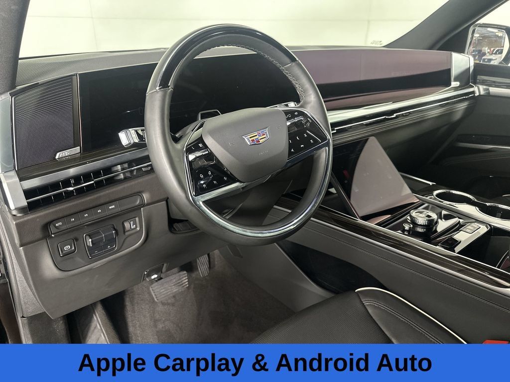 Used 2025 Cadillac Escalade Premium Luxury AWD/4WD image 12