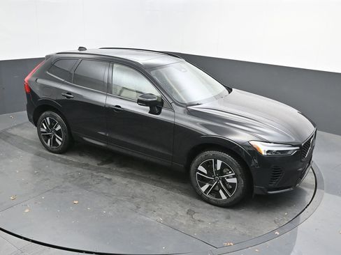 New 2026 Volvo XC60 T8 Core w/ Climate Package image 28