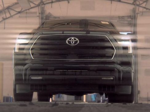 Used 2025 Toyota Sequoia SR5 AWD/4WD image 3