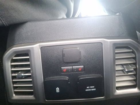 Used 2018 Ford F150 Platinum w/ Technology Package image 8