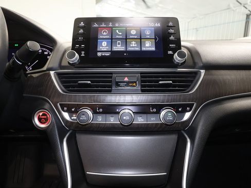 Used 2022 Honda Accord Touring image 17