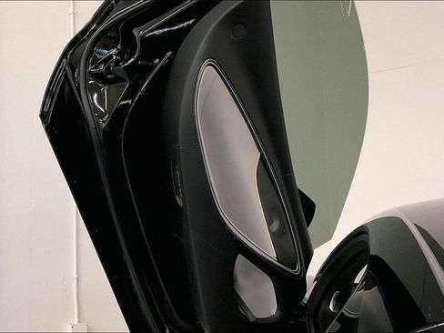 Used 2023 McLaren Artura image 19