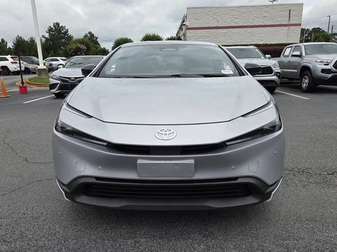Used 2025 Toyota Prius LE FWD image 2