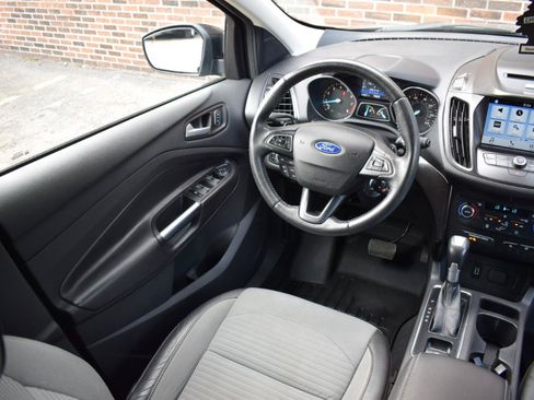 Used 2017 Ford Escape SE w/ Equipment Group 201A FWD image 12