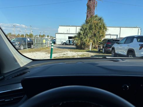 Used 2025 Buick Encore GX Preferred image 34