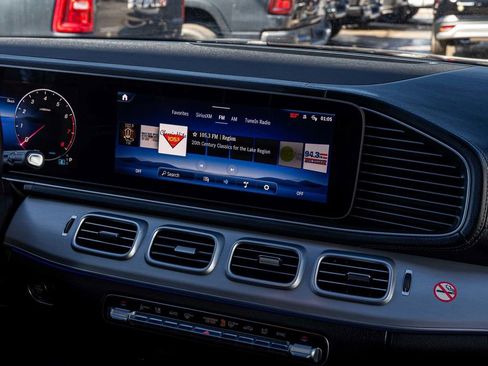 Used 2025 Mercedes-Benz GLS 450 4MATIC image 22