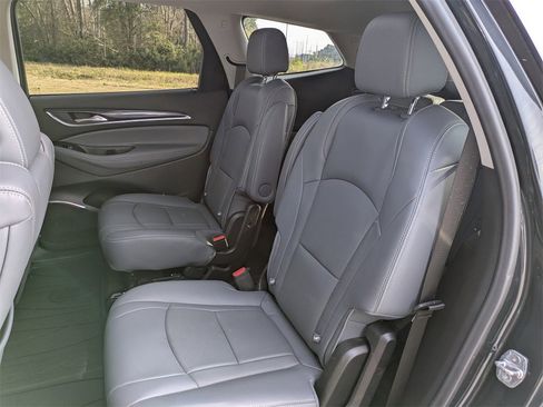 Used 2019 Buick Enclave Essence image 15