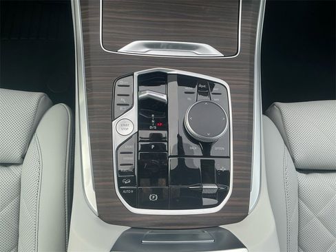 New 2026 BMW X5 xDrive50e w/ Climate Comfort Package image 11