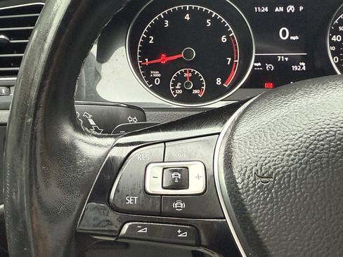 Used 2019 Volkswagen Golf SE image 27