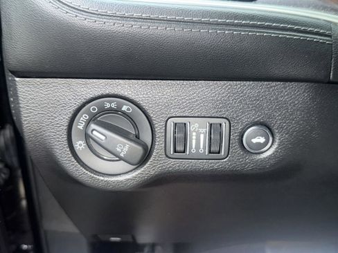 Used 2021 Dodge Challenger R/T w/ Plus Package image 20