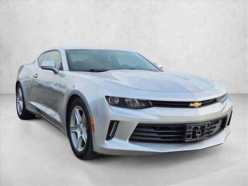 Used 2017 Chevrolet Camaro LT image 3