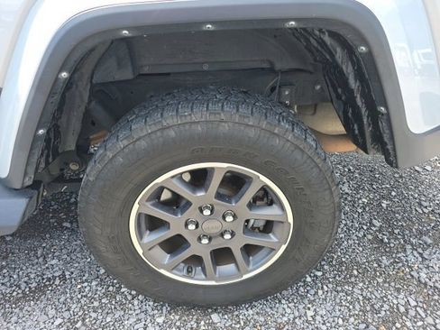 Used 2023 Jeep Gladiator Overland w/ LED Lighting Group AWD/4WD image 7