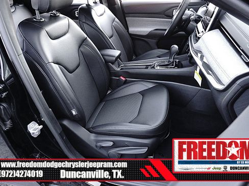 New 2026 Jeep Compass Latitude image 15