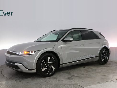 Used 2025 Hyundai Ioniq 5 Limited image 15