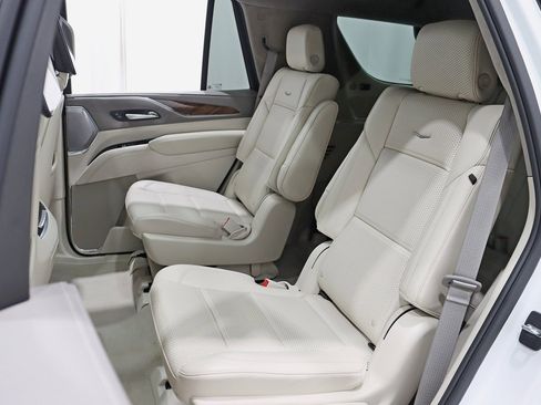 Used 2024 Cadillac Escalade Premium Luxury Platinum w/ Heavy-Duty Trailer Package image 34