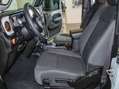 Used 2024 Jeep Wrangler Sport AWD/4WD image 7