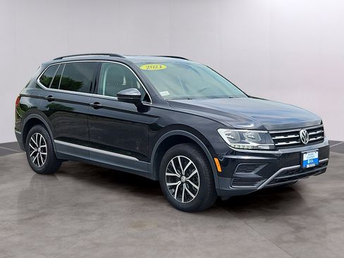 Used 2021 Volkswagen Tiguan SE w/ Panoramic Sunroof Package AWD/4WD image 26
