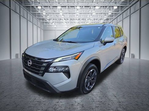 Certified 2025 Nissan Rogue SV FWD image 3
