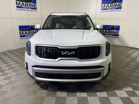Used 2024 Kia Telluride EX w/ EX Captain's Chair Package FWD image 12